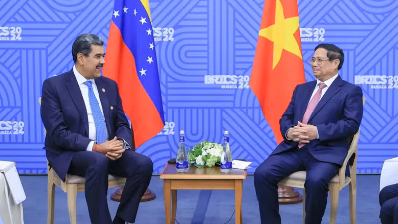 Премьер-министр Вьетнама Фам Минь Тьинь (справа) и Президент Венесуэлы Николас Мадуро. Фото: VGP