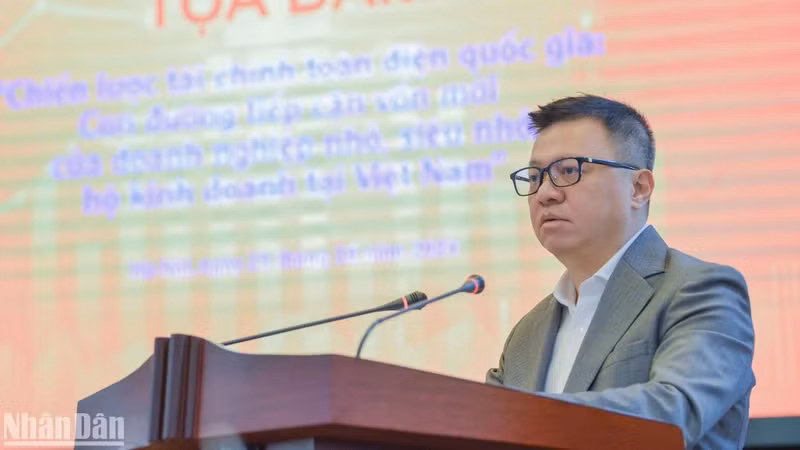 Товарищ Ле Куок Минь выступает на беседе. Фото: Фан Тхать