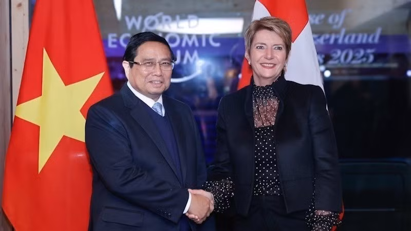 Премьер-министр Вьетнама Фам Минь Тьинь и Президент Швейцарии Карин Келлер-Зуттер. Фото: VGP