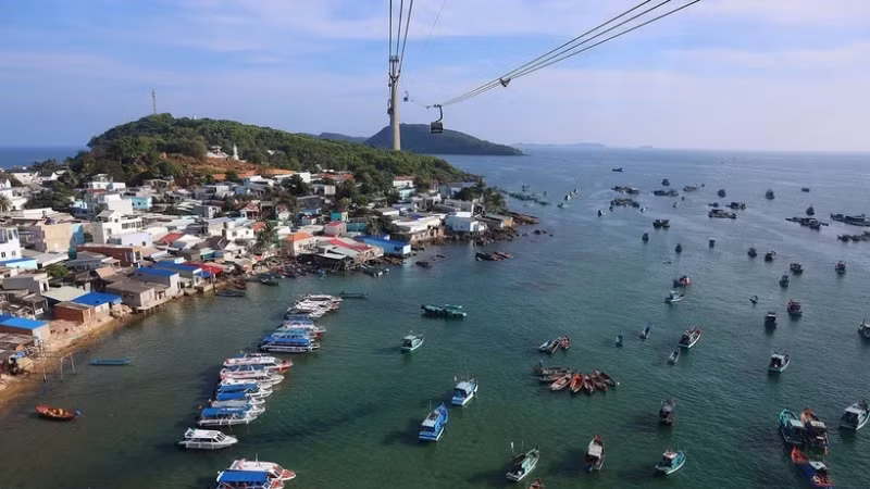 Рыбацкая деревня Хонтхом, Фукуок. Киенжанг будет применять лготные механизмы и политики в отношении иностранных и внутренних инвестиций для развития морской экономики. Фото: ВИА