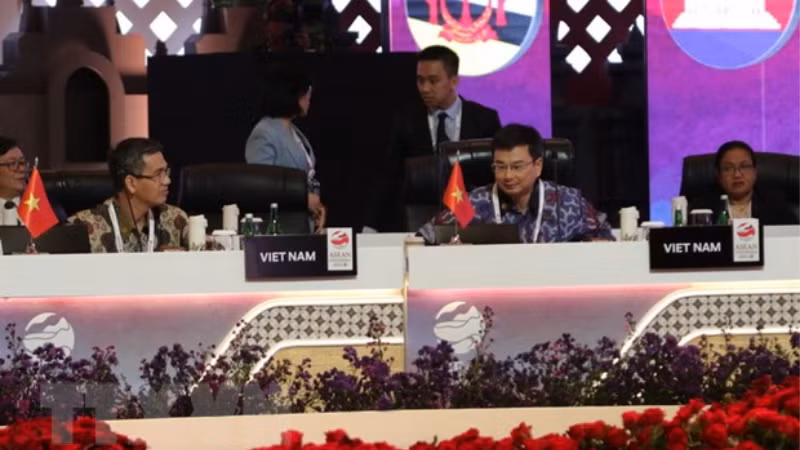 Вьетнамская делегация принимает участие в совещании. Фото: ВИА