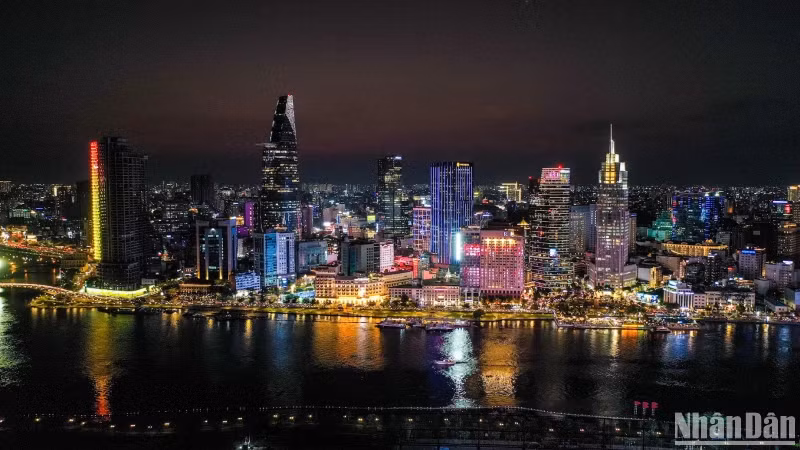 Ночной город Хошимин. Фото: Тхань Дат 