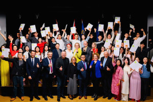 Церемония выпуска курса сестринского дела для вьетнамских студентов.