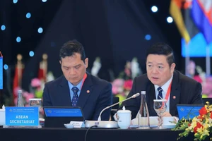 Генеральный секретарь АСЕАН Као Ким Хоун (справа). Фото: ВИА