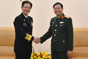 Генерал армии Нгуен Тан Кыонг и адмирал Сайто Акира. Фото: qdnd.vn