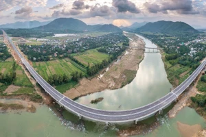 Скоростная автомагистраль Куангггай-Хоайньон, крупнейшая часть скоростной автомобильной дороги «Север-Юг».