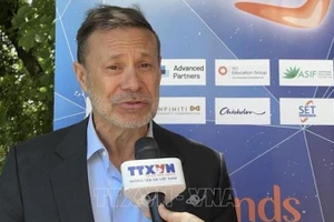 Бывший Посол Австралии во Вьетнаме Эндрю Голедзиновски. Фото: ВИА