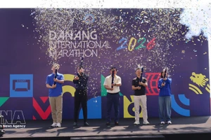 Делегаты выполняют церемонию открытия соревнования. Фото: ВИА