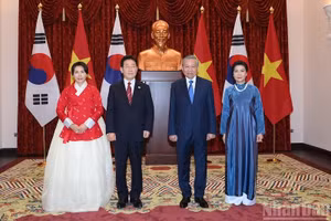 Генеральный секретарь, Президент Вьетнама То Лам с супругой и Президент Республики Корея Ли Чжэ Мёна с супругой. Фото: Данг Кхоа
