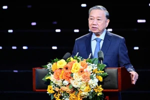 Генеральный секретарь ЦК КПВ То Лам выступает на мероприятии. Фото: Бао Лонг
