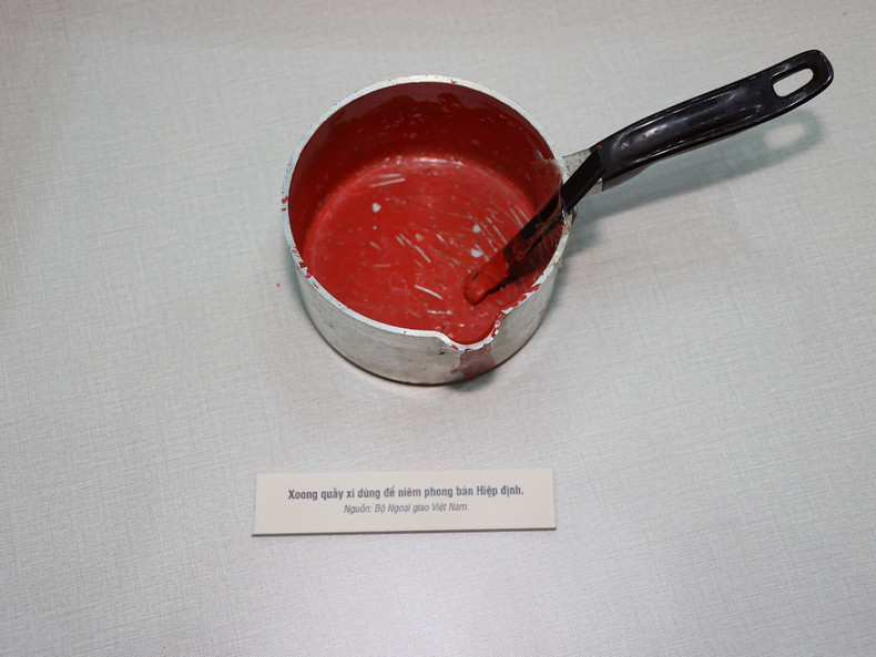 Кастрюля чернилы использовалась для скрепления Соглашений. Фото: III Национальный архивный центр Кастрюля чернилы использовалась для скрепления Соглашений. Фото: III Национальный архивный центр