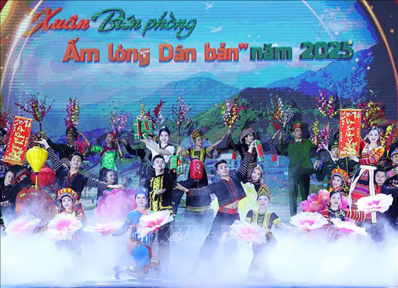 Художественный номер на программе. Фото: ВИА