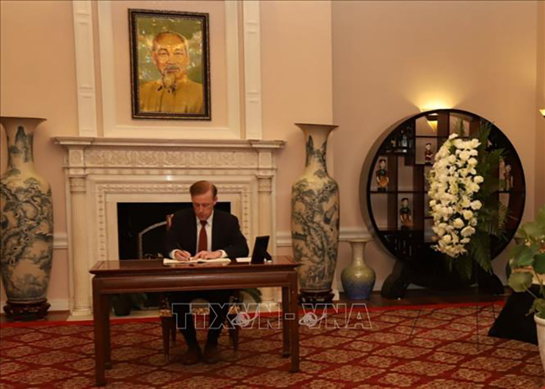 Советник Президента США по национальной безопасности Джейк Салливан передает глубокие соболезнования Президента США вьетнамскому народу. Фото: ВИА