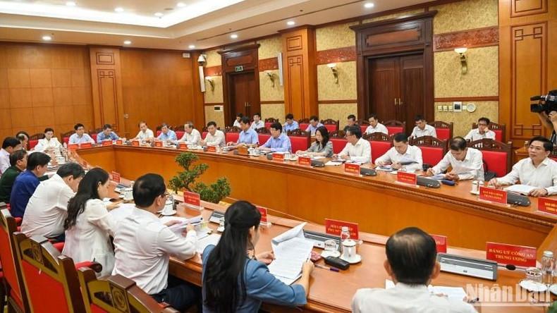 Общий вид конференции с отделами ЦК КПВ. Фото: Зюи Линь Общий вид конференции с отделами ЦК КПВ. Фото: Зюи Линь