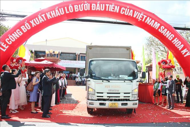 Церемония объявления экспорта первой партии помело из Вьетнама в США. Фото: ВИА Церемония объявления экспорта первой партии помело из Вьетнама в США. Фото: ВИА