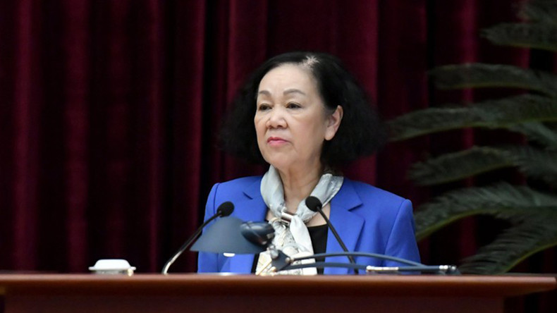 Товарищ Чыонг Тхи Май выступает на конференции. Фото: Данг Кхоа Товарищ Чыонг Тхи Май выступает на конференции. Фото: Данг Кхоа