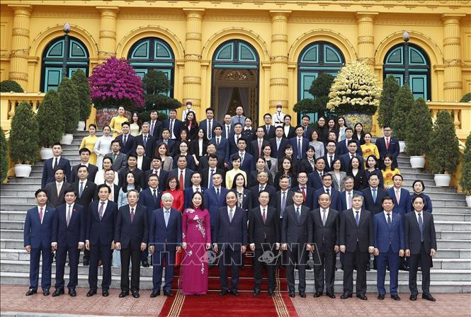 Делегаты фотографируются на память. Фото: ВИА Делегаты фотографируются на память. Фото: ВИА