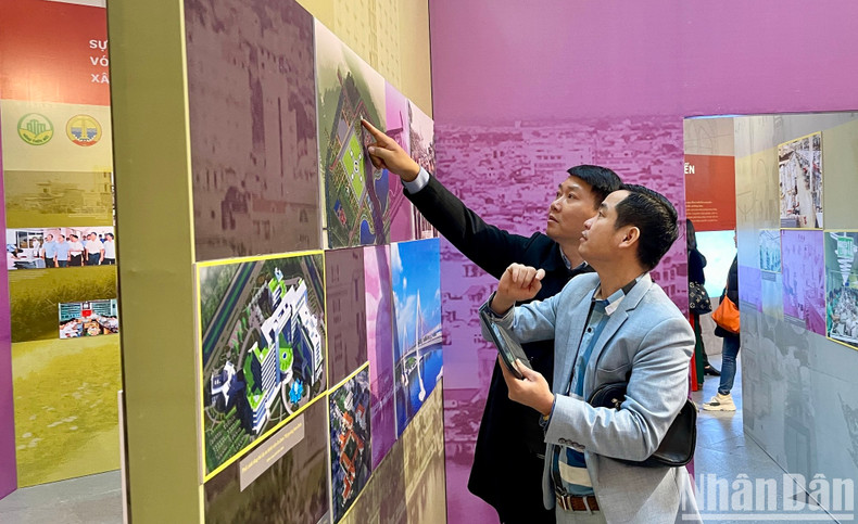 Посещая выставку, жители Южной цитадели лучше понимают и больше любят красоту культуры, истории и гордых традиций своей местности.