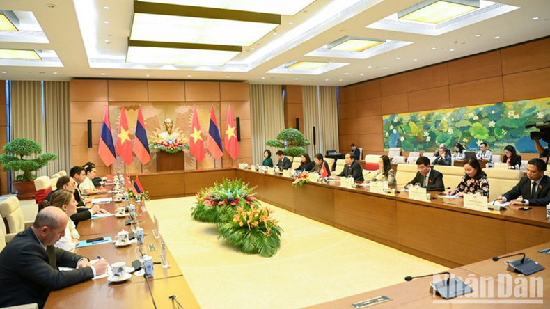 Общий вид переговоров. Фото: Зюи Линь Общий вид переговоров. Фото: Зюи Линь