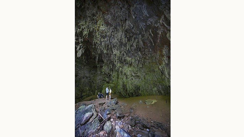 Красота внутри пещеры Шынг.