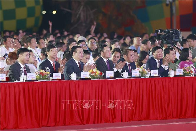 Руководители Партии и Государства на церемонии. Фото: ВИА Руководители Партии и Государства на церемонии. Фото: ВИА