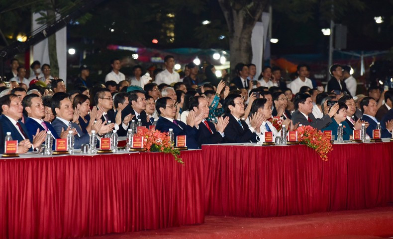 Руководители Партии и Государства на церемонии. Фото: Чан Хай Руководители Партии и Государства на церемонии. Фото: Чан Хай