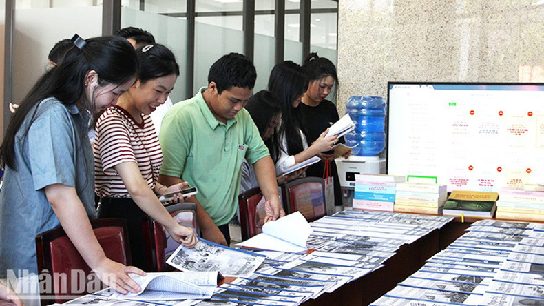 Культурное пространство привлекает внимание большого количества людей. Культурное пространство привлекает внимание большого количества людей.