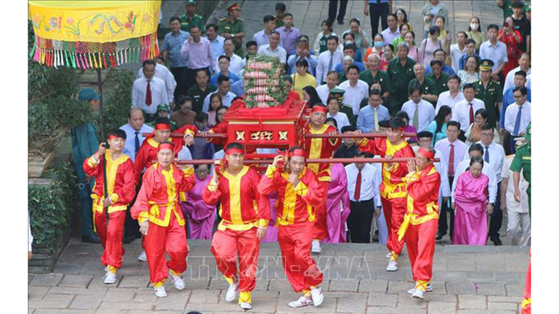 Ритуал подношения пирогов «баньтет». Фото: ВИА