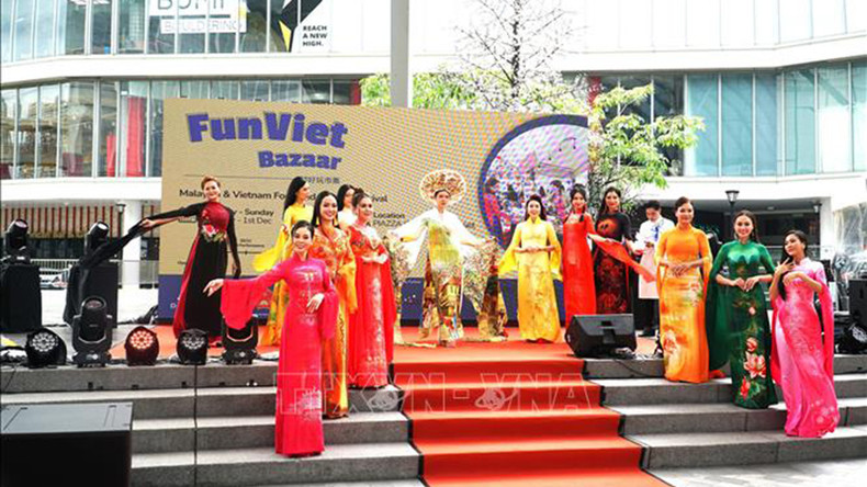 Показ «аозай» в рамках мероприятия. Фото: ВИА