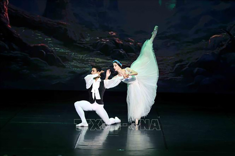 Художественный номер в рамках программы. Фото: ВИА