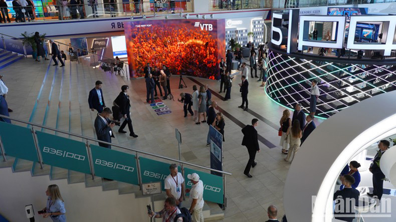 Общий вид форума. Фото: Тхюи Ван Общий вид форума. Фото: Тхюи Ван