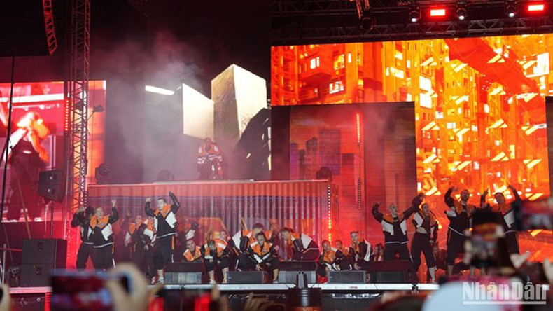 Оживленная церемония открытия финала в Ставрополе. Фото: Суан Хынг Оживленная церемония открытия финала в Ставрополе. Фото: Суан Хынг