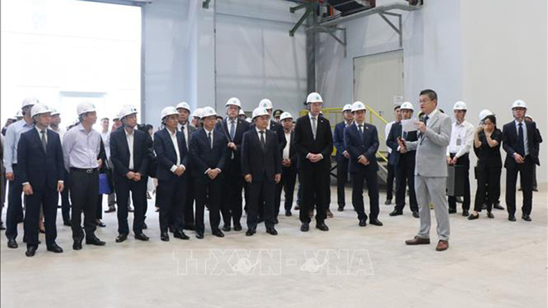 Председатель Парламента Финляндии и делегация посещают электростанцию Тханглонг-Бакнинь. Фото: ВИА Председатель Парламента Финляндии и делегация посещают электростанцию Тханглонг-Бакнинь. Фото: ВИА