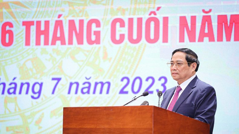 Премьер-министр Фам Минь Тьинь выступает на конференции. Фото: VGP Премьер-министр Фам Минь Тьинь выступает на конференции. Фото: VGP