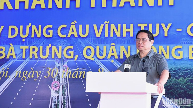 Премьер-министр Фам Минь Тьинь выступает на церемонии. Фото: Чан Хай