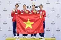 Спортсменки Хоанг Тхи Ми Там, Динь Ти Хыонг, Нгуен Тхи Зиеу Ли и Нгуен Тхи Ту показали выдающиеся результаты на 33-х Играх Юго-Восточной Азии, обыграв 14 декабря хозяев турнира, сборную Таиланда, со счетом 2:0 и завоевав золотую медаль. Фото: ВИA
