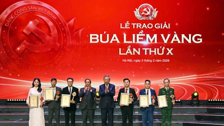 Глава КПВ принял участие в церемонии вручения 10-й журналистской премии «Золотые серп и молот»