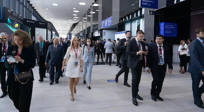 Главной темой форума 2022 года стал поиск новых возможностей в изменившемся мире. Фото: Тхань Тхэ