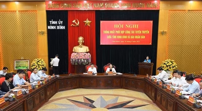 Общий вид рабочей встречи. Фото: Тхань Дат