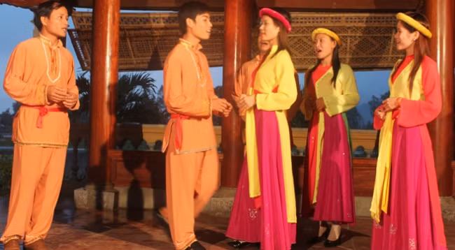 Исполнение народных песен «ви», «зам».