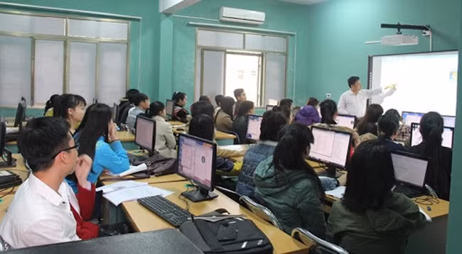 Садек и Винь демонстрируют эффективную политику и практику обучения, которые могут способствовать развитию городов.