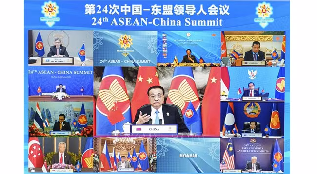 24-й саммит АСЕАН-Китай прошел 26 октября 2021 года в формате онлайн. Фото: Синьхуа/VNA