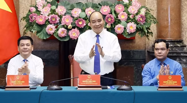 Президент Вьетнама Нгуен Суан Фук выступает на встрече. Фото: VNA