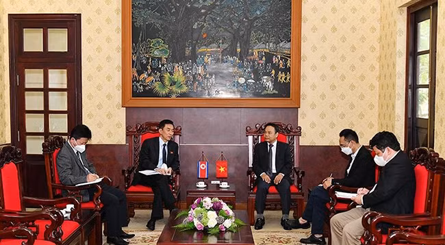 Общий вид приема. Фото: Тхюи Нгуен