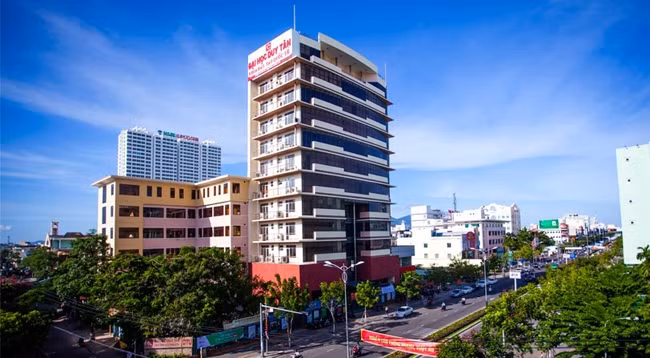 Университет Зюитан стал единственным частным учреждением высшего образования во Вьетнаме, вошедшим в рейтинг «Quacquarelli Symonds». Фото: duytan.edu.vn