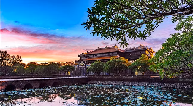 Ворота в Королевский дворец (Дайной). Фото: news.zing.vn