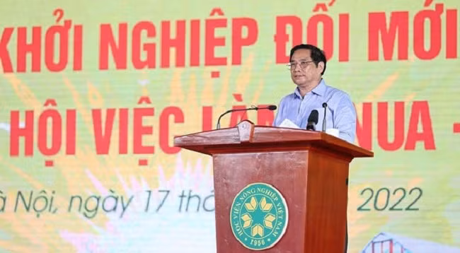 Премьер-министр Вьетнама Фам Минь Тьинь выступает с речью. Фото: VNA