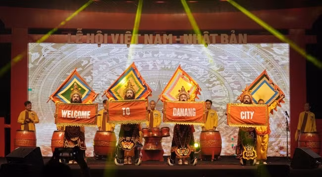 Художественный номер в рамках фестиваля.