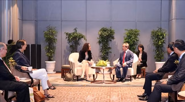 Общий вид приема. Фото: VNA