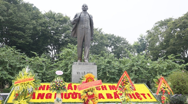 Памятник В.И. Ленину в Ханое. Фото: vufo.org.vn